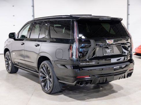 Used 2025 Cadillac Escalade V image 7