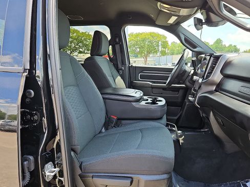 Used 2025 RAM 2500 Big Horn AWD/4WD image 33