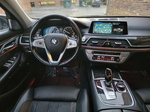 Used 2017 BMW 750Li xDrive image 20