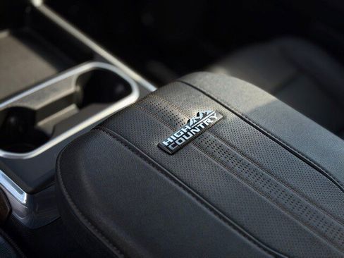 Used 2025 Chevrolet Silverado 2500 High Country w/ Technology Package image 18