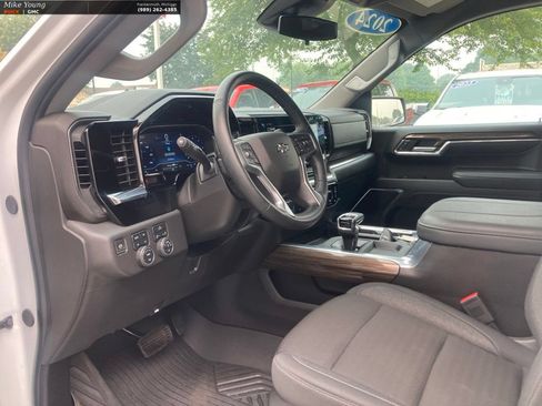 Used 2024 Chevrolet Silverado 1500 LT Trail Boss w/ Protection Package AWD/4WD image 23