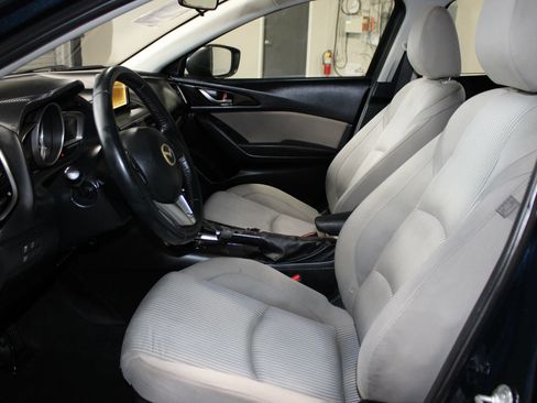 Used 2016 MAZDA MAZDA3 i Touring FWD image 24