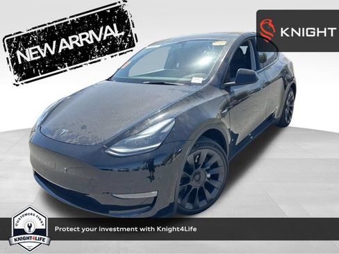Used 2023 Tesla Model Y Long Range AWD/4WD image 1