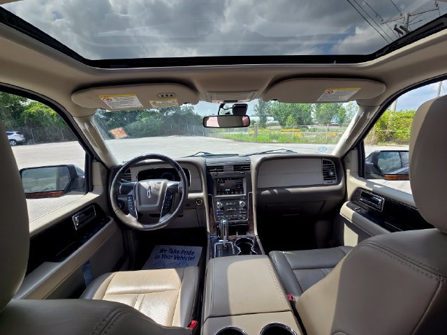 Used 2017 Lincoln Navigator Select AWD/4WD image 16