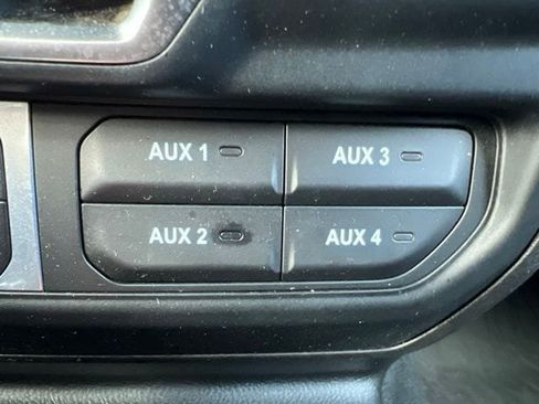 Used 2024 Jeep Wrangler Unlimited AWD/4WD image 27