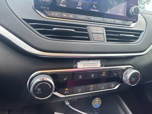 Used 2021 Nissan Altima 2.5 SR w/ SR Premium Package FWD image 16