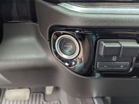 Used 2024 Chevrolet Silverado 2500 LTZ w/ LTZ Convenience Package image 16