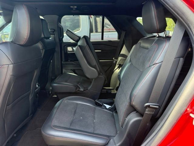 Used 2025 Ford Explorer ST AWD/4WD image 5