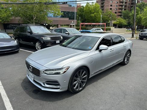 Used 2018 Volvo S90 T8 Inscription w/ Convenience Package AWD/4WD image 4