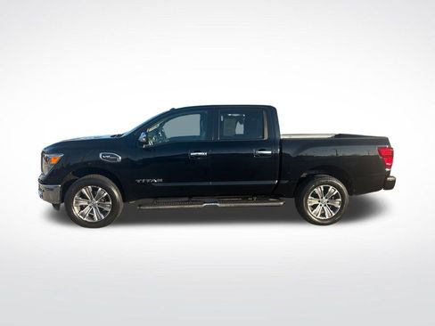 Used 2017 Nissan Titan SL image 2