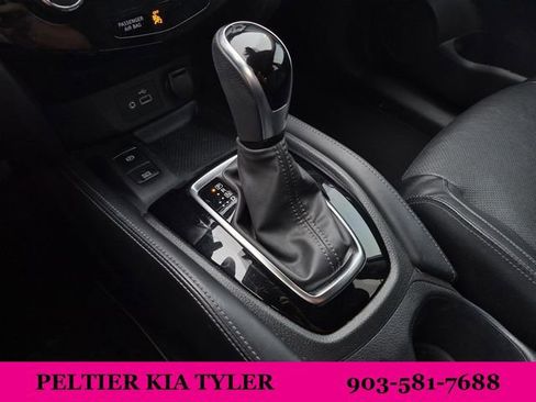 Used 2020 Nissan Rogue SL w/ Premium Package image 44