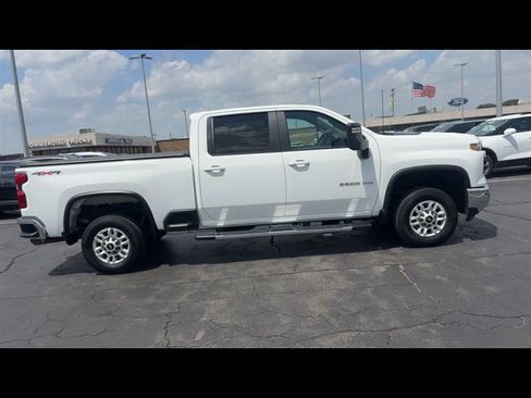 Used 2024 Chevrolet Silverado 2500 LT w/ Convenience Package AWD/4WD image 9