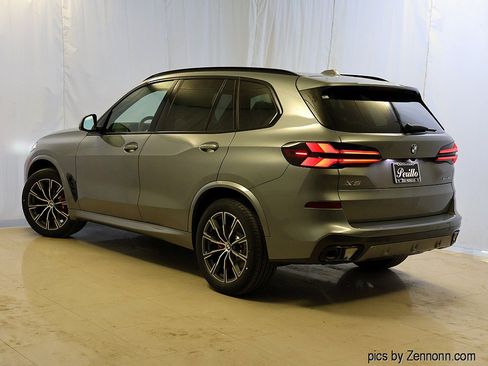 New 2026 BMW X5 xDrive40i w/ M Sport Package AWD/4WD image 9