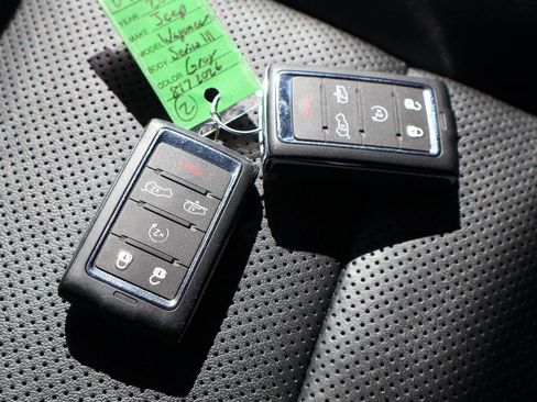 Used 2024 Jeep Wagoneer L Series III w/ Premium Group I AWD/4WD image 31