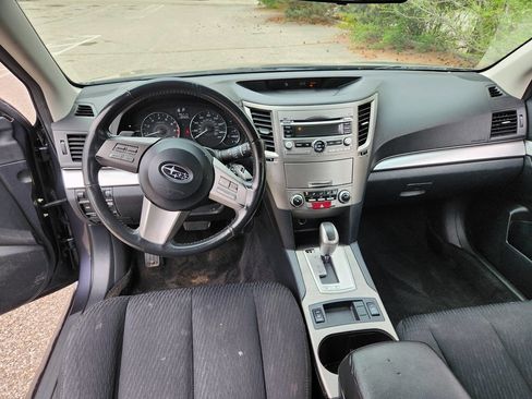 Used 2011 Subaru Legacy 2.5i Premium w/ All-Weather Pkg image 19
