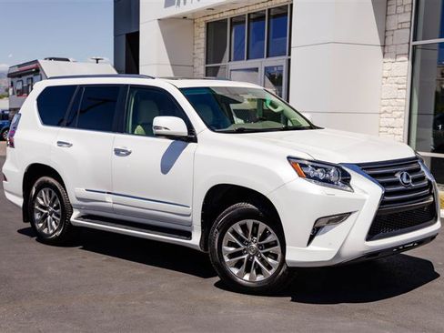 Used 2017 Lexus GX 460 Luxury AWD/4WD image 2