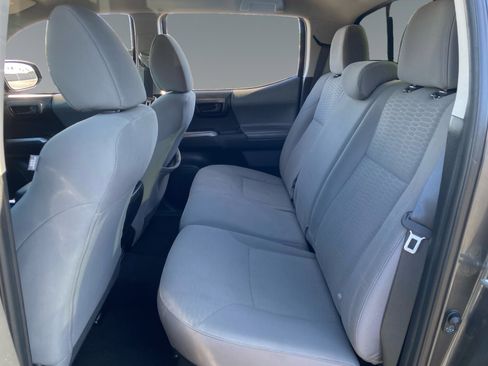 Used 2018 Toyota Tacoma SR5 image 13