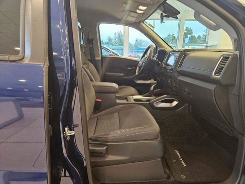 Certified 2022 Nissan Frontier SV image 25