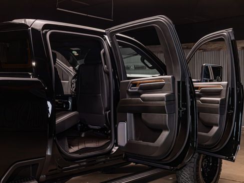 Used 2024 Chevrolet Silverado 2500 High Country w/ Midnight Edition image 34