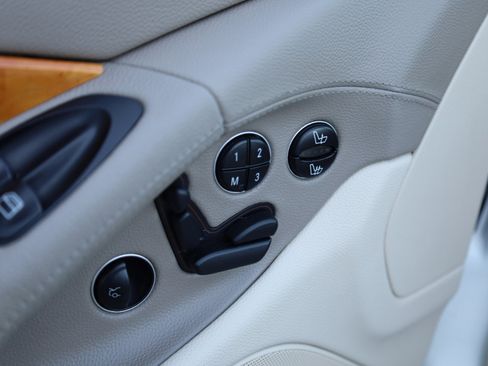 Used 2004 Mercedes-Benz SL 500 image 8