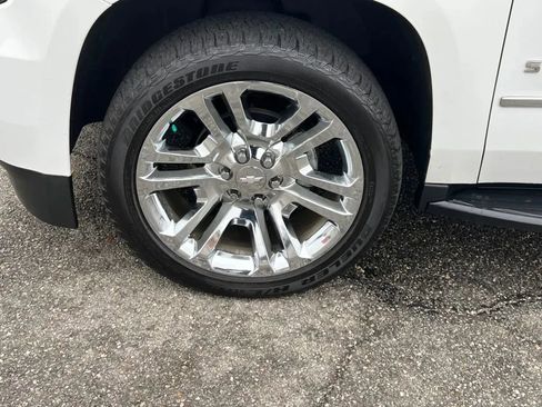 Used 2019 Chevrolet Suburban LT image 30