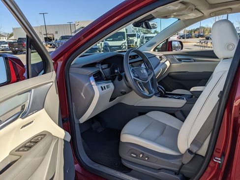 Used 2023 Cadillac XT5 Premium Luxury FWD image 40