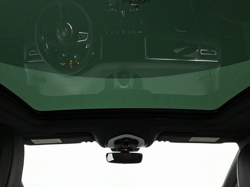 New 2025 Porsche Macan image 21