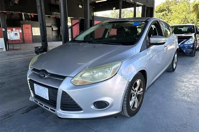 Used 2014 Ford Focus SE w/ Interior Protection Package FWD image 1