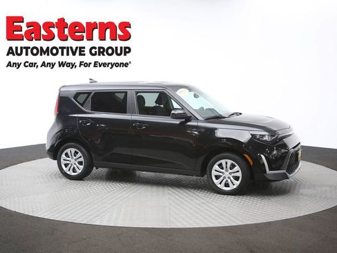 Used 2023 Kia Soul LX FWD image 45