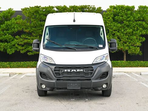Used 2024 RAM ProMaster 2500 w/ Convenience Group FWD image 2