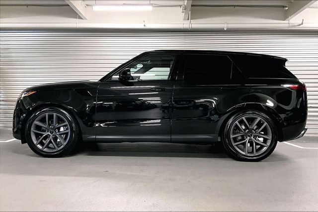 New 2026 Land Rover Range Rover Sport SE AWD/4WD image 3