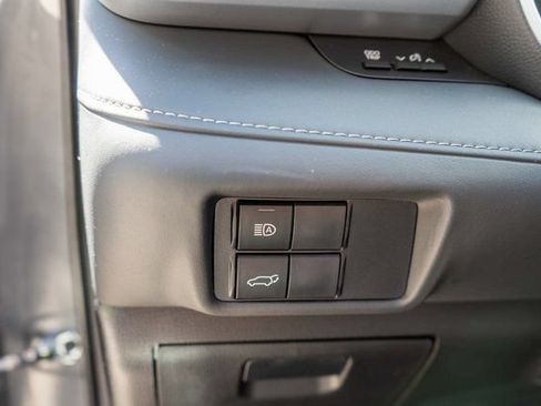 Used 2022 Toyota Highlander XLE AWD/4WD image 24
