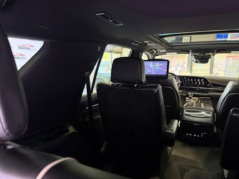 Used 2021 Cadillac Escalade Sport w/ Driver Assist Tech Package AWD/4WD image 58