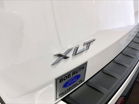 Used 2022 Ford Explorer XLT w/ Equipment Group 202A image 13