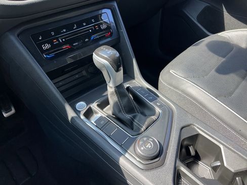 Used 2024 Volkswagen Tiguan SEL R-Line image 19