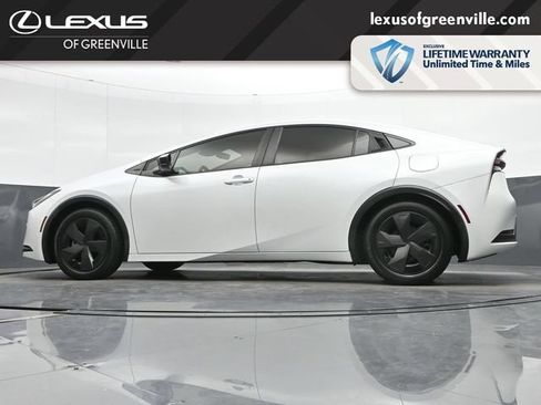 Used 2023 Toyota Prius LE FWD image 39