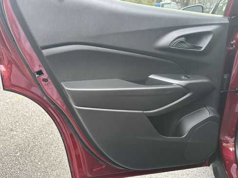 Certified 2025 Chevrolet Trax RS w/ Sunroof Package image 19