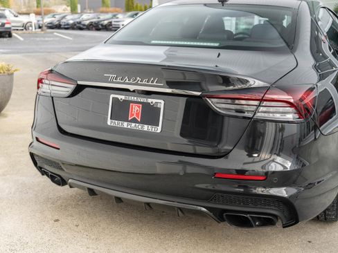 Used 2021 Maserati Quattroporte Trofeo image 6