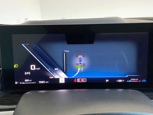 Certified 2025 BMW X6 M60i w/ Dynamic Handling Package image 28