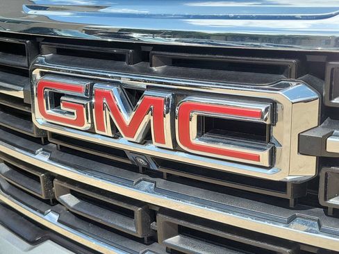 Used 2025 GMC Acadia Elevation FWD image 30
