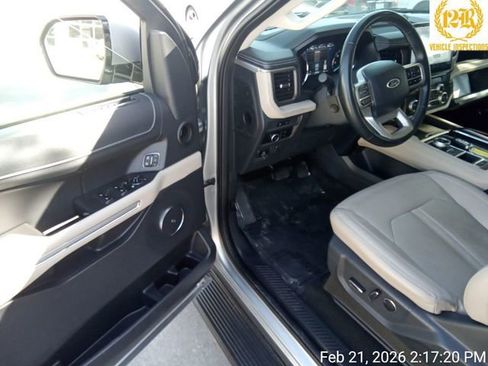Used 2024 Ford Expedition Limited image 22