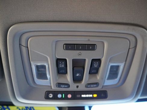 Used 2021 GMC Sierra 1500 SLT image 17