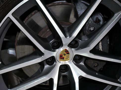 Used 2024 Porsche Macan image 90