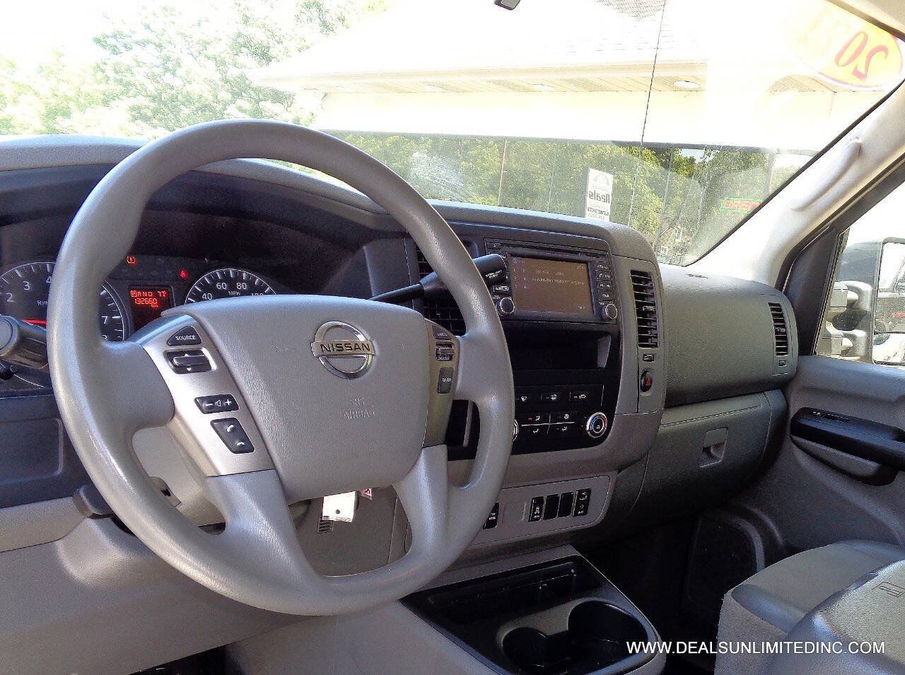 Used 2021 Nissan NV 3500 SV RWD image 9