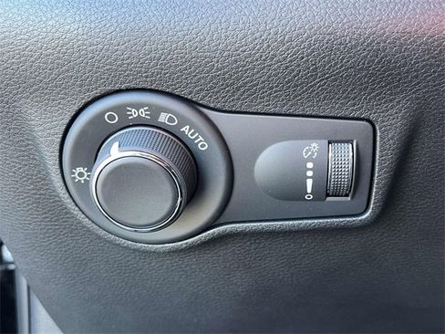 Used 2024 Jeep Compass Sport image 30