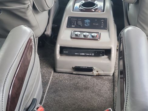 Used 2012 Chevrolet Express 2500 LT RWD image 15