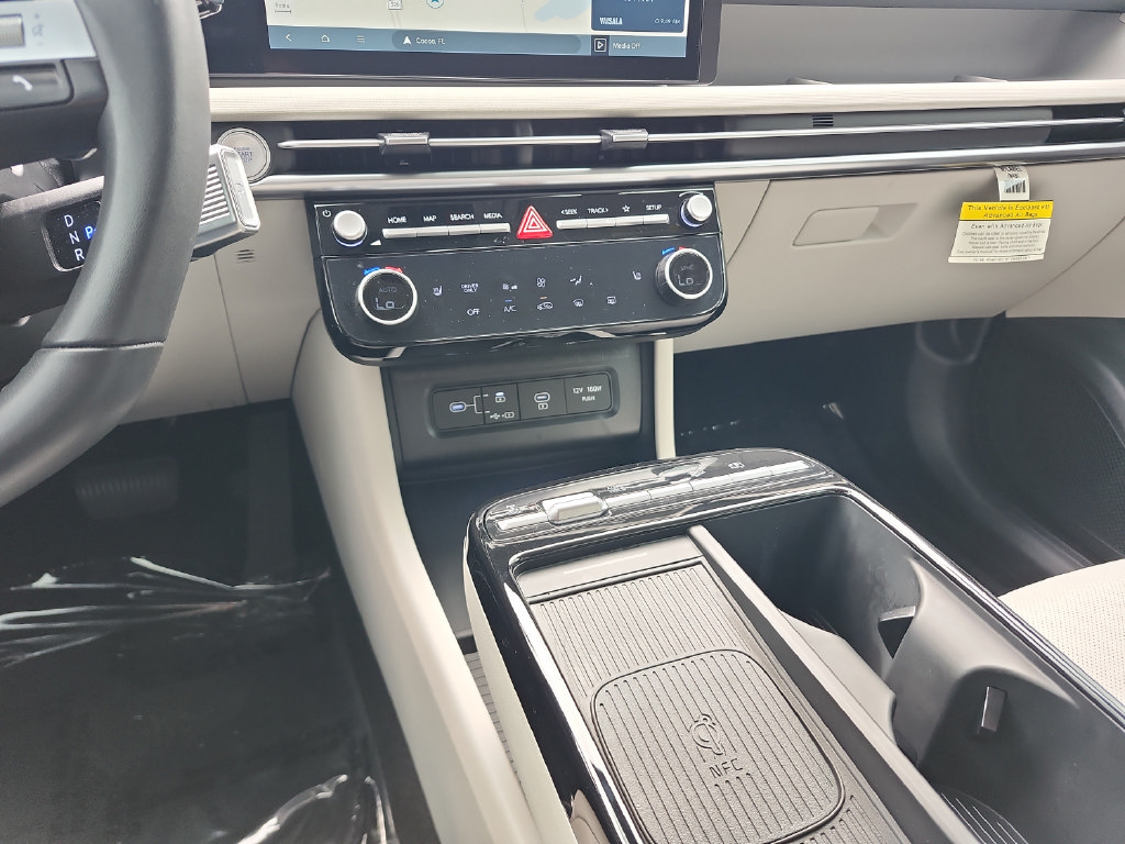 Used 2025 Hyundai Tucson SEL AWD/4WD image 29