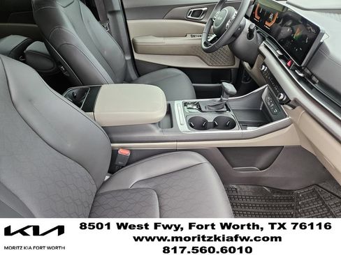 New 2026 Kia Carnival EX FWD image 10