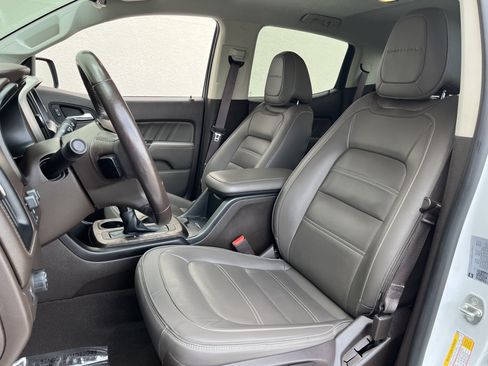 Used 2022 GMC Canyon Denali RWD image 2
