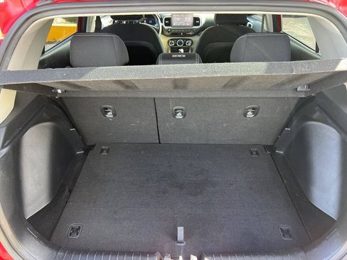 Used 2023 Hyundai Venue SEL FWD image 15